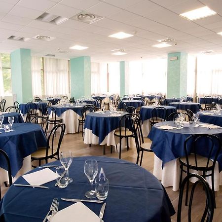 Hotel Royal Pesaro Luaran gambar