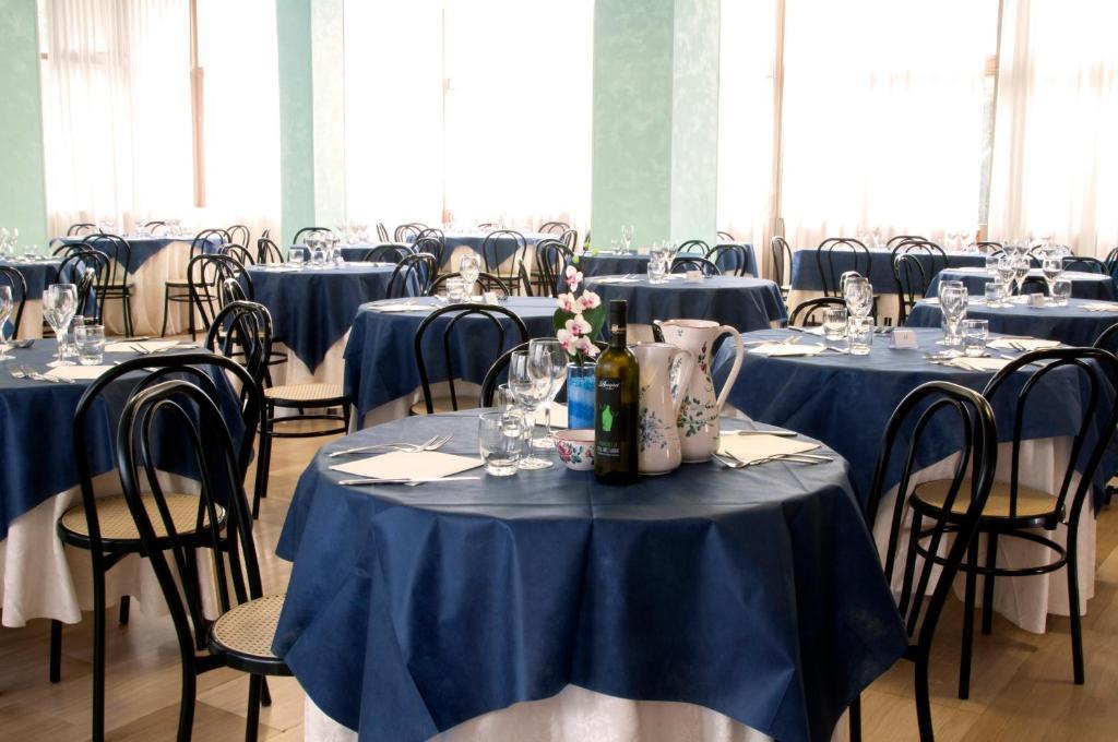 Hotel Royal Pesaro Luaran gambar
