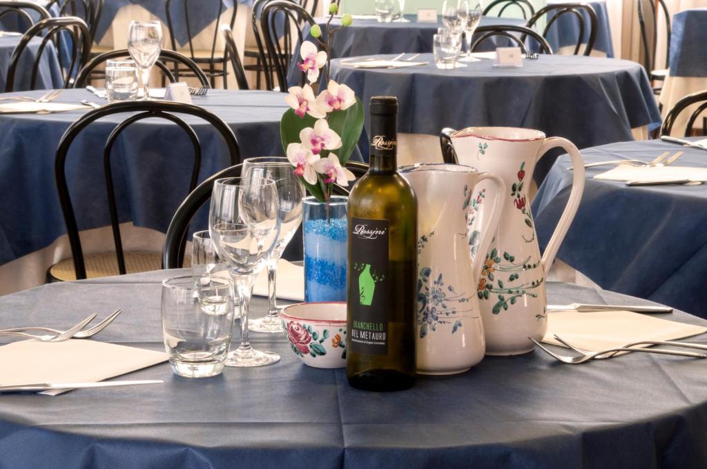 Hotel Royal Pesaro Luaran gambar