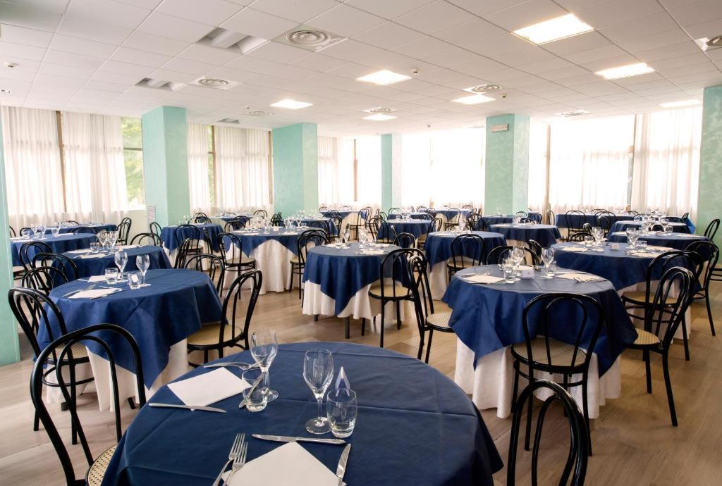 Hotel Royal Pesaro Luaran gambar