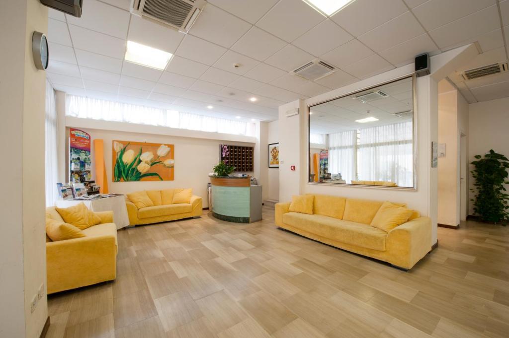 Hotel Royal Pesaro Luaran gambar