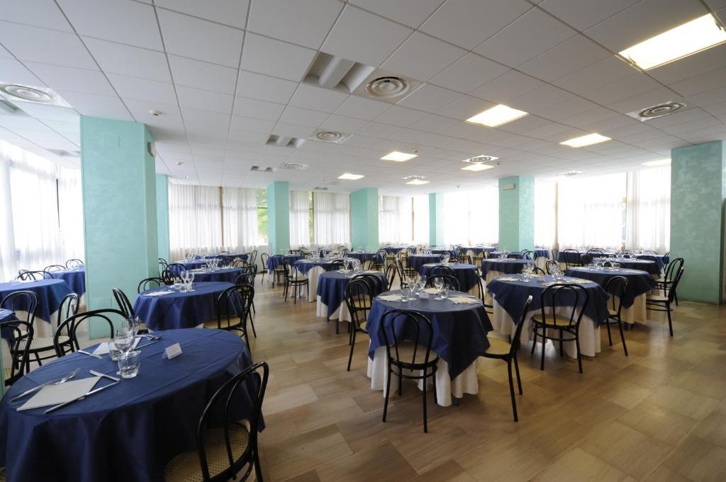 Hotel Royal Pesaro Luaran gambar