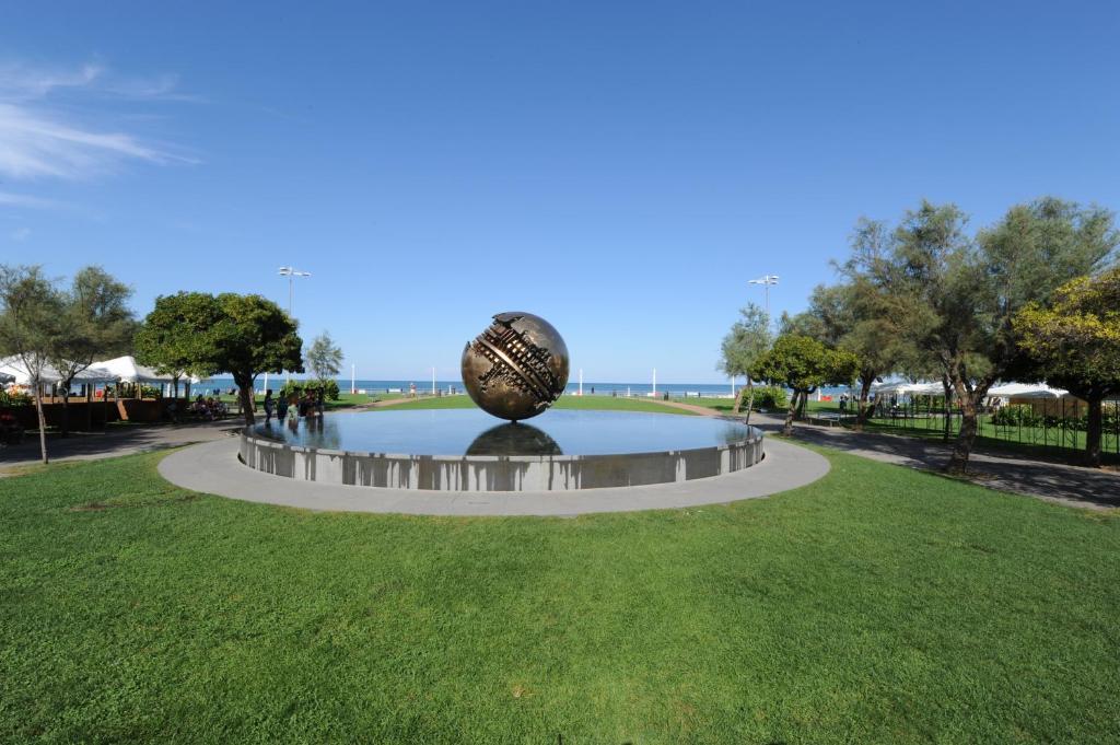 Hotel Royal Pesaro Luaran gambar